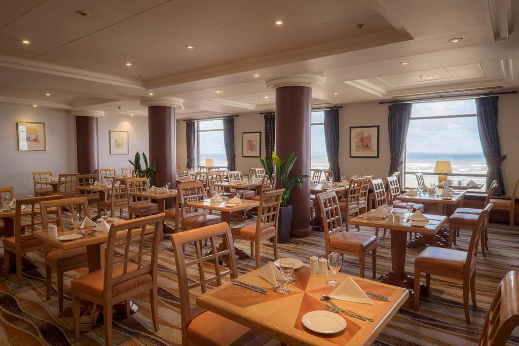 فندق غراند بلاكبول المظهر الخارجي الصورة The restaurant at the hotel